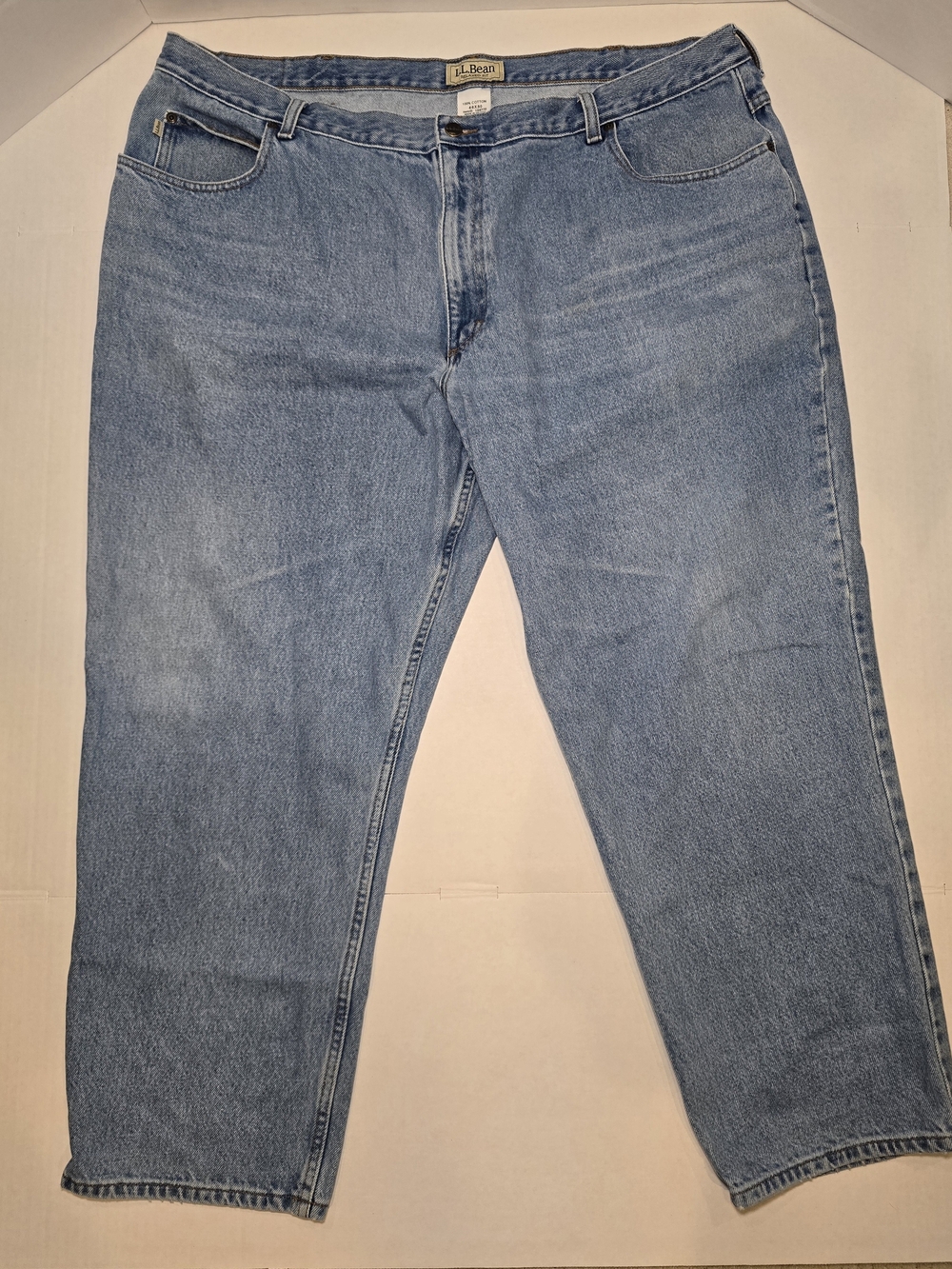L.L. Bean Men's Light Wash Blue Relaxed Jeans